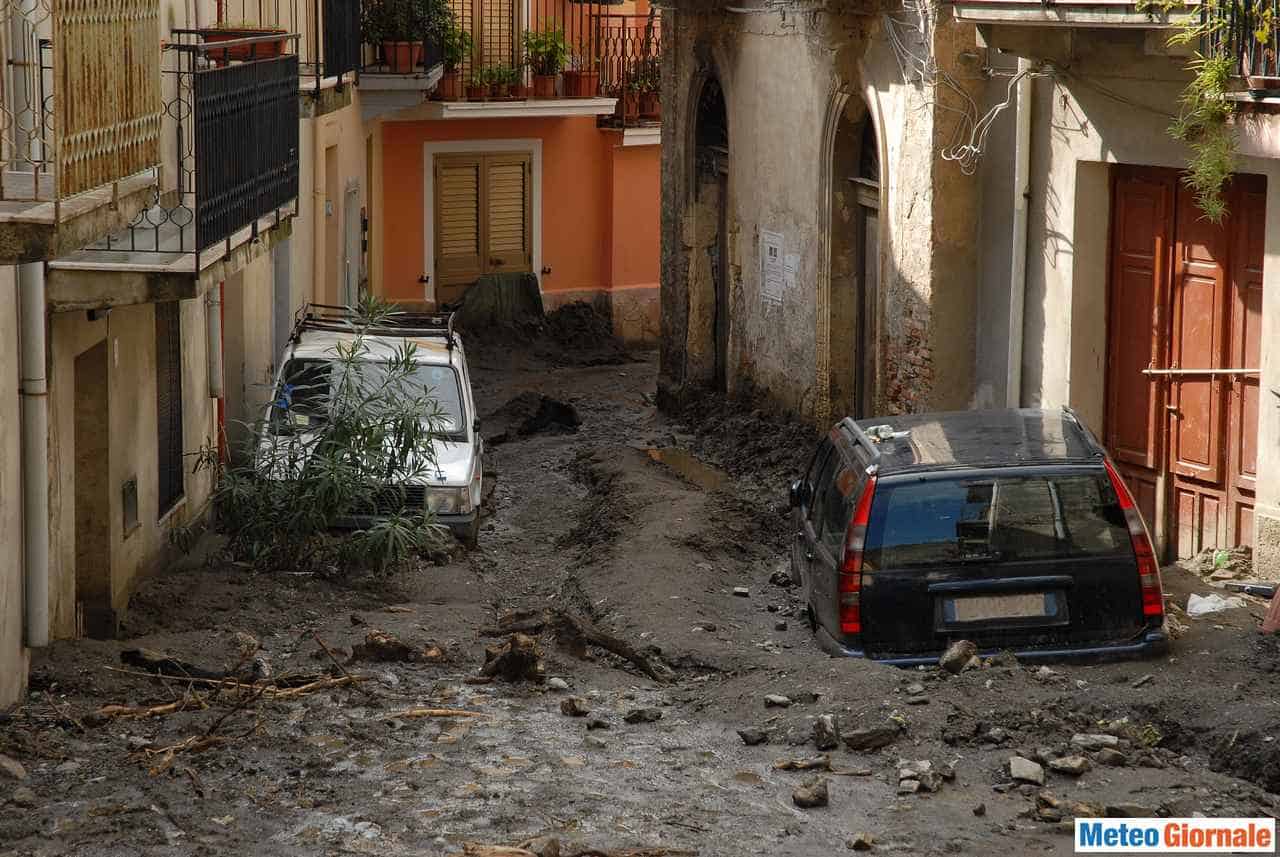 BOMBE d’ACQUA che uccidono. Meteo sempre più estremo oppure no