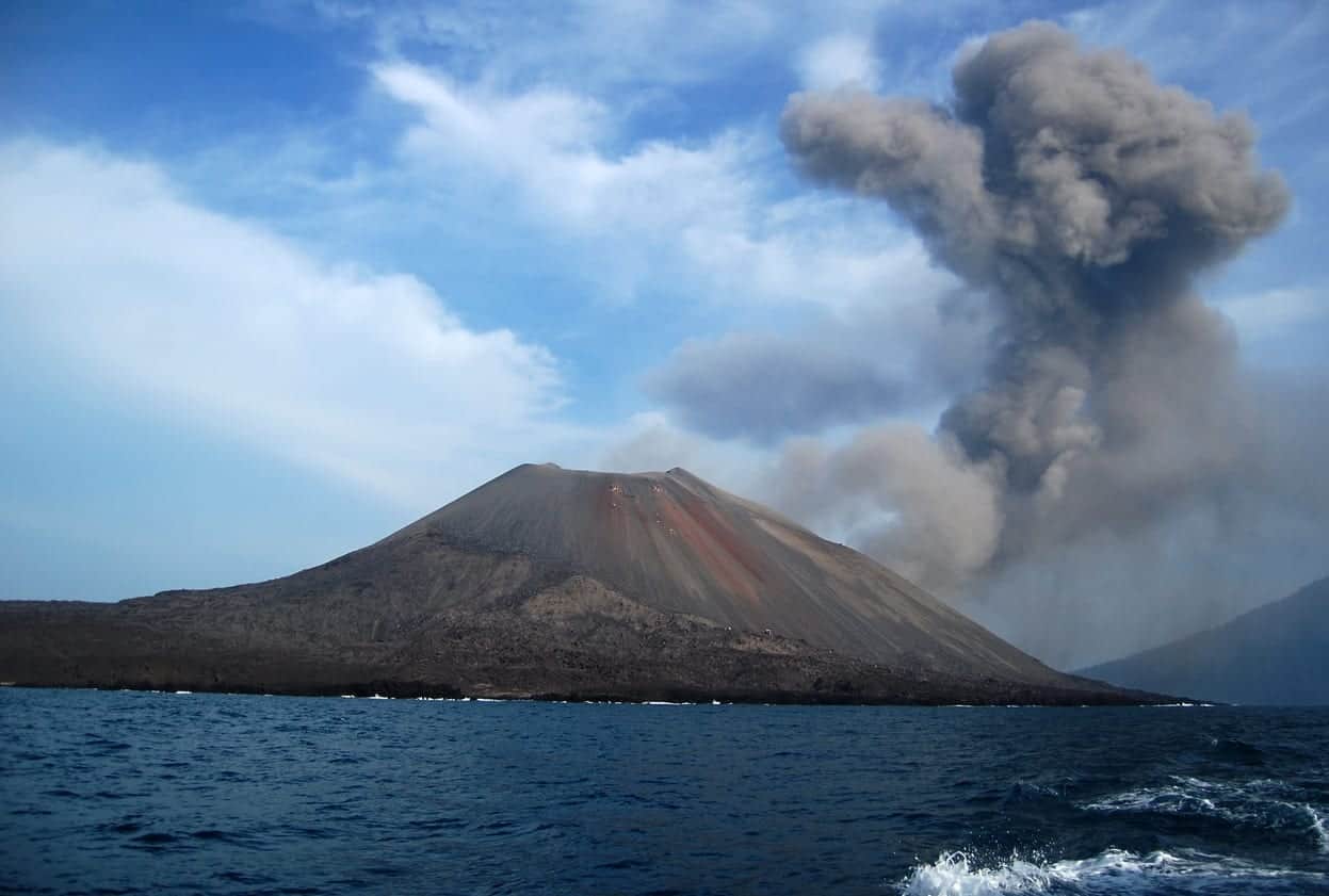Anak Krakatoa: lo tsunami era alto ben 150 metri