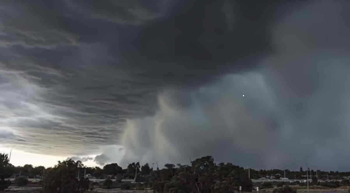 Australia, stagione di temporali di forte intensità. Video meteo