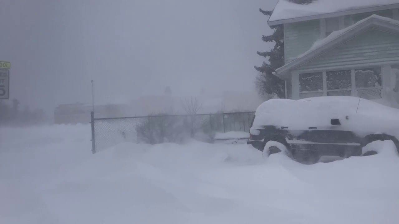 In mezzo al blizzard da “lake effect”: NEVE incredibile