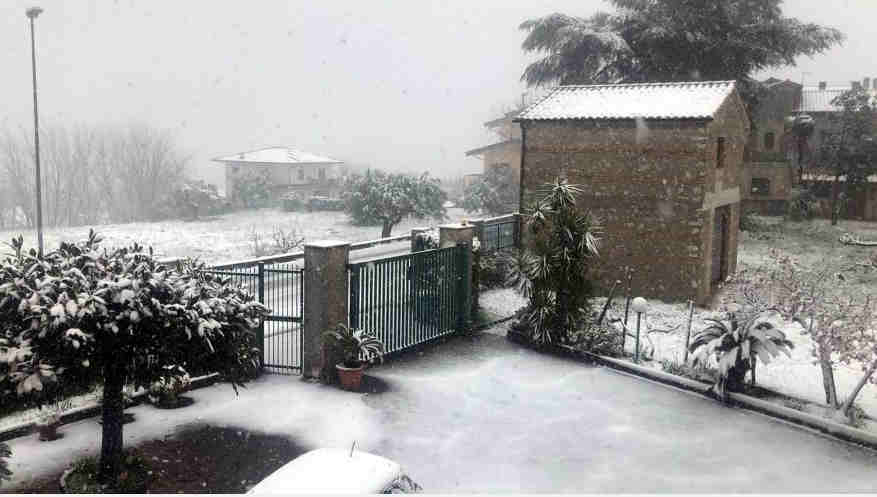 NEVE a bassa quota al Sud Italia: imbiancata anche Cosenza, VIDEO METEO