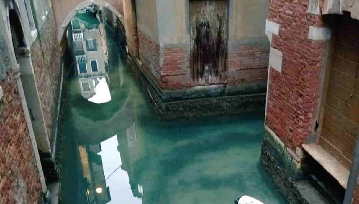 Coronavirus, l’altra faccia della medaglia: Venezia mai vista così pulita