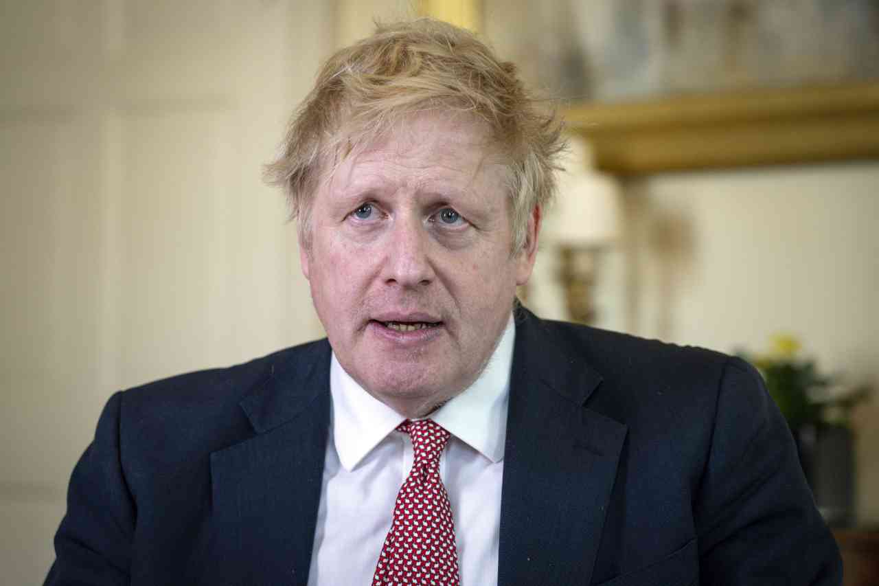 Boris Johnson, guerra al coronavirus e all’obesità: aumenta la sugar tax