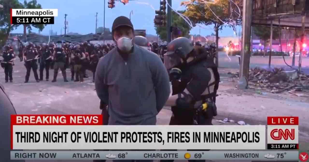 Minneapolis, giornalista afroamericano della Cnn arrestato IN DIRETTA senza motivazione