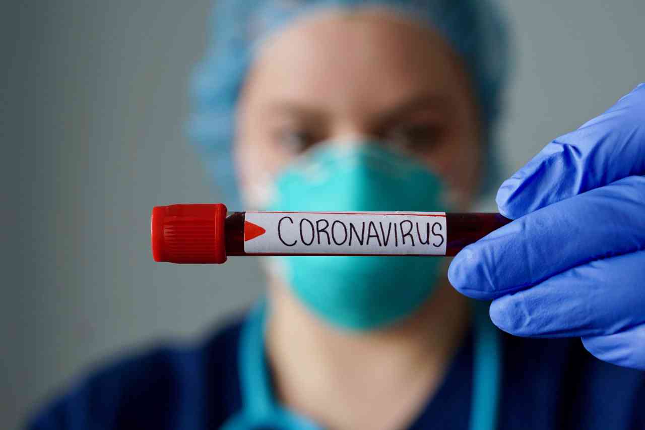 Cina, Coronavirus conferma: il nuovo focolaio proviene dal salmone europeo