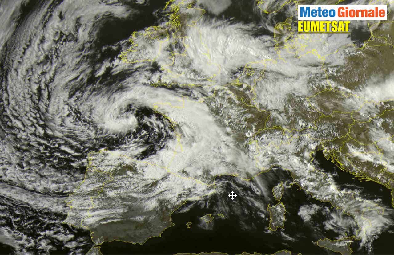 meteosat meteo avverso ciclone oceano foto
