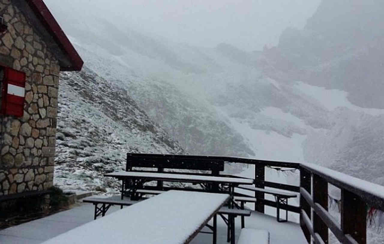 STOP ESTATE in pieno Luglio e persino la NEVE