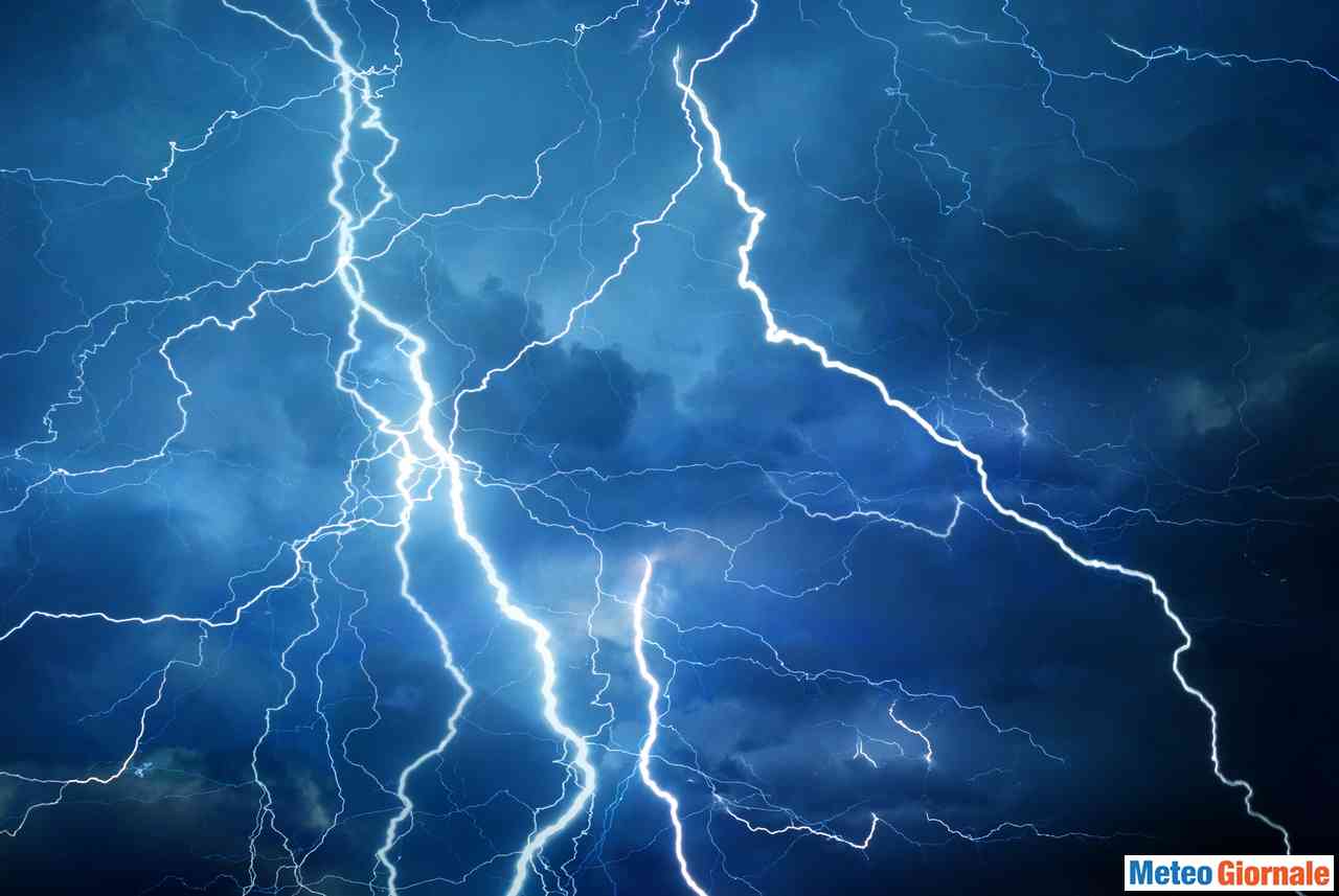 BURRASCA di TEMPORALI in arrivo venerdì. BREAK d’estate nel cuore di luglio