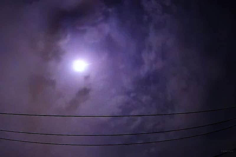 Palla di fuoco esplode nel cielo sopra Tokyo, boato assordante: video shock