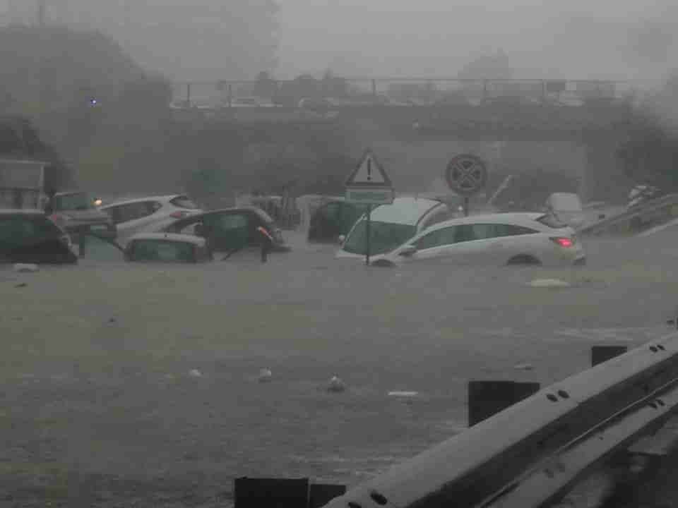 Nubifragio travolge Palermo: ALLUVIONE LAMPO con oltre 100 millimetri