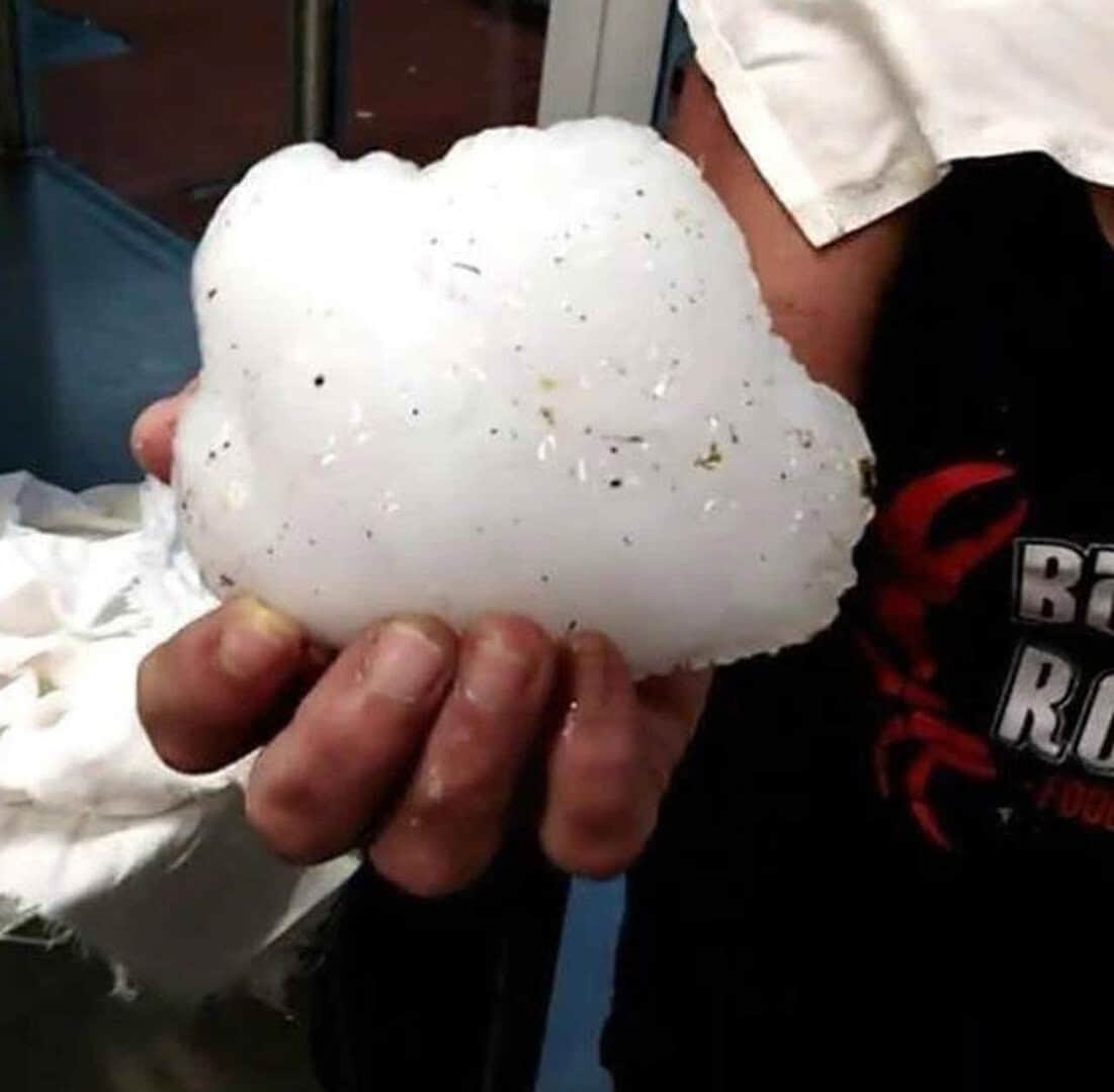 Estremi METEO da FOLLIA: GRANDINE apocalittica, chicchi grandi fino a 12 cm