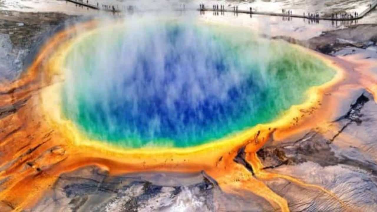 Yellowstone, nel SUPERVULCANO oltre 100 terremoti: c’è da preoccuparsi?
