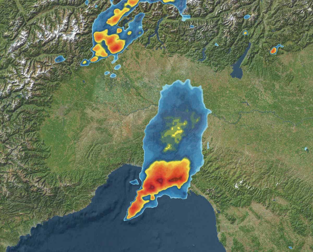 Meteo Liguria, forti temporali costieri. Trombe marine