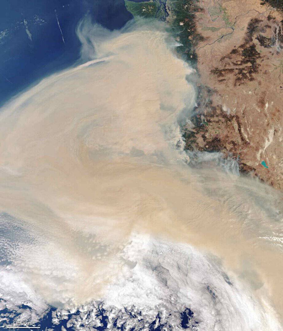 INCENDI negli USA, apocalisse anche dall’alto. Ecco cosa appare dallo Spazio