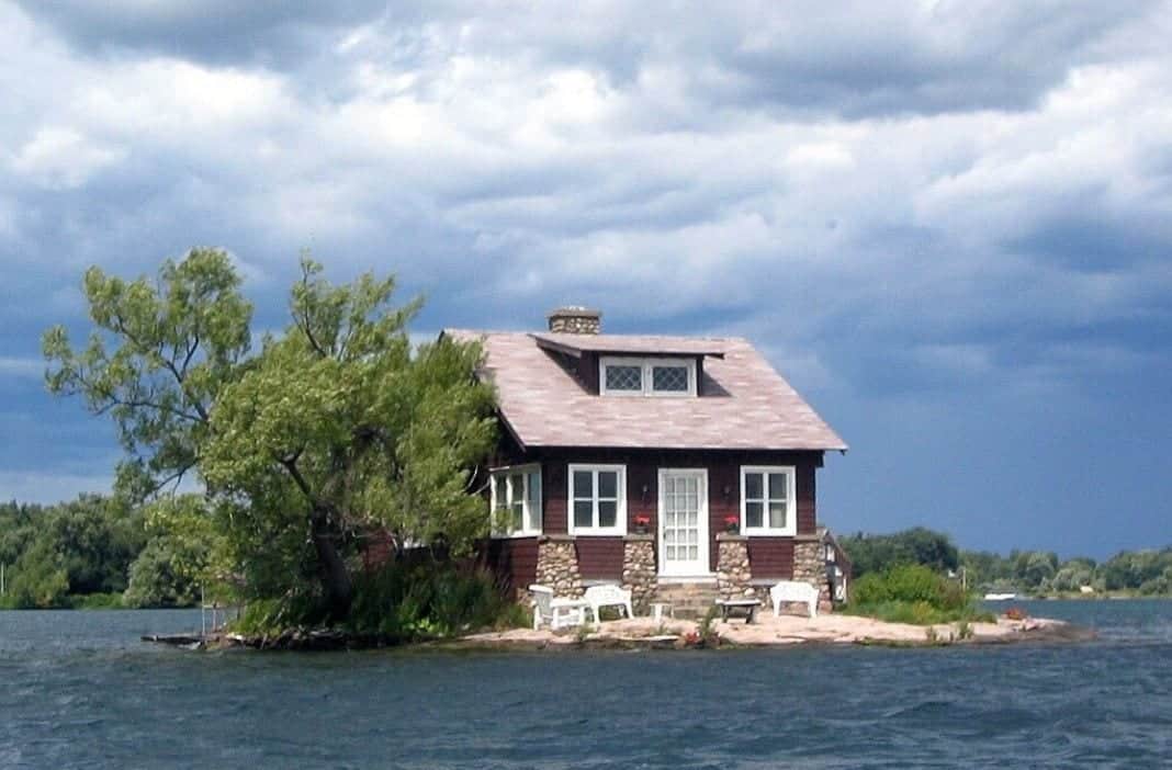 Dove si trova l’isola abitata più piccola del mondo? Guardate questa foto!