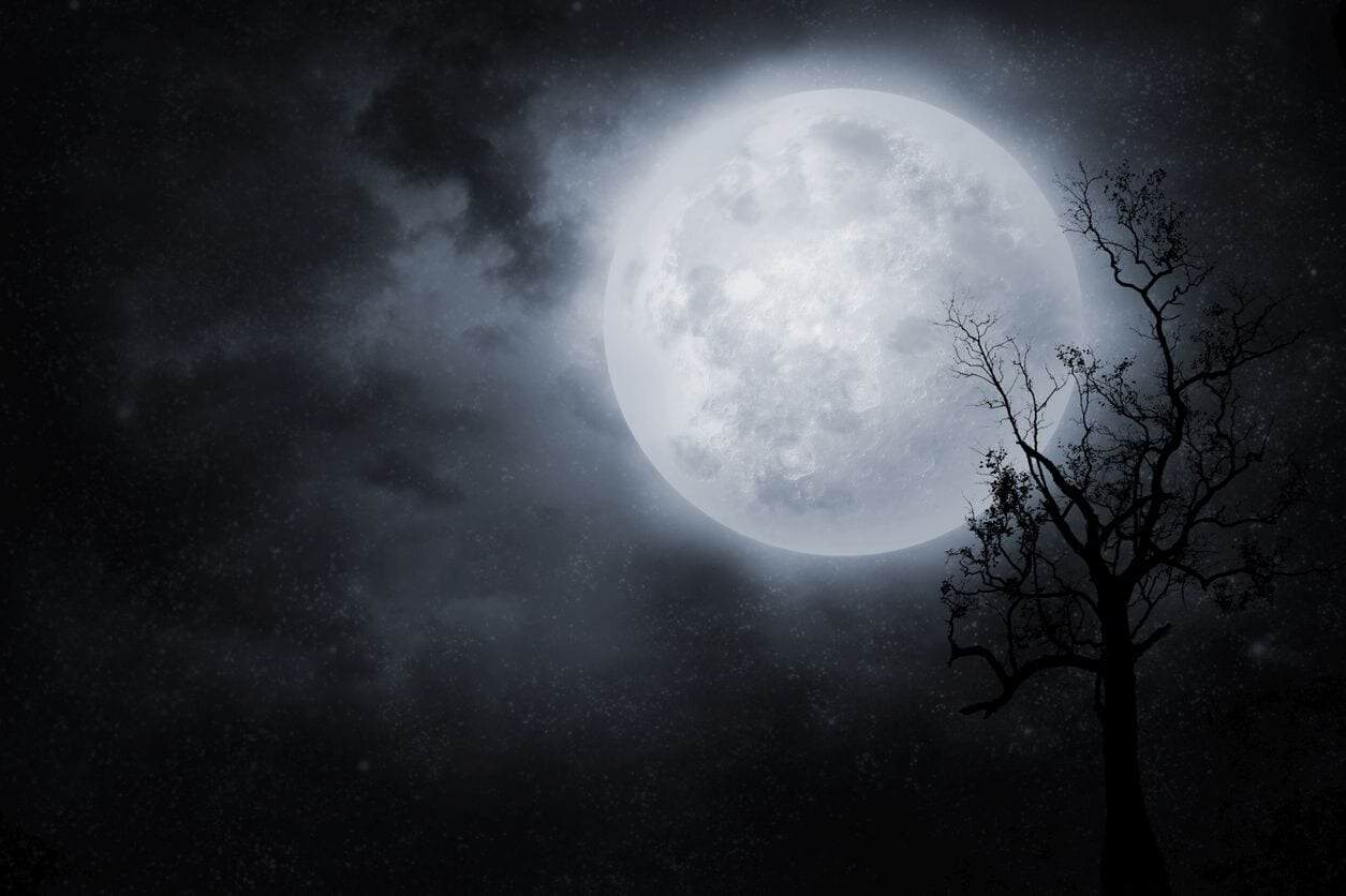 La Luna? E’ più radioattiva del previsto