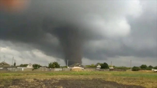 Violento tornado colpisce l’Ucraina, sembra di essere negli USA. Il VIDEO
