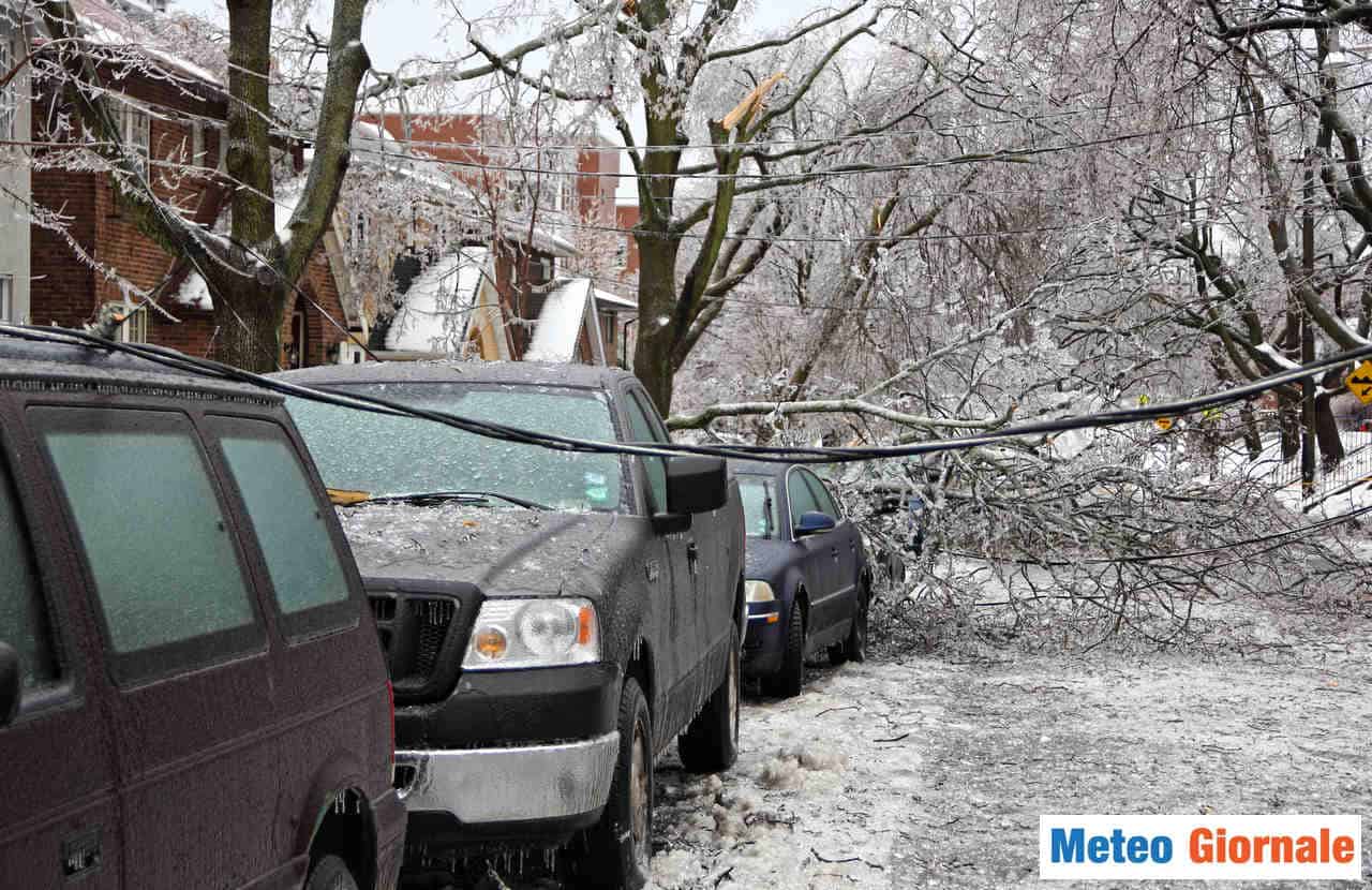 TEMPESTA DI GHIACCIO che rischia di diventare storica