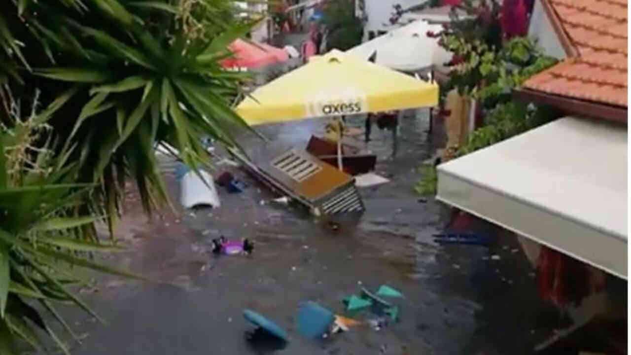 Non solo TERREMOTO, ma anche lo TSUNAMI devastante. Video