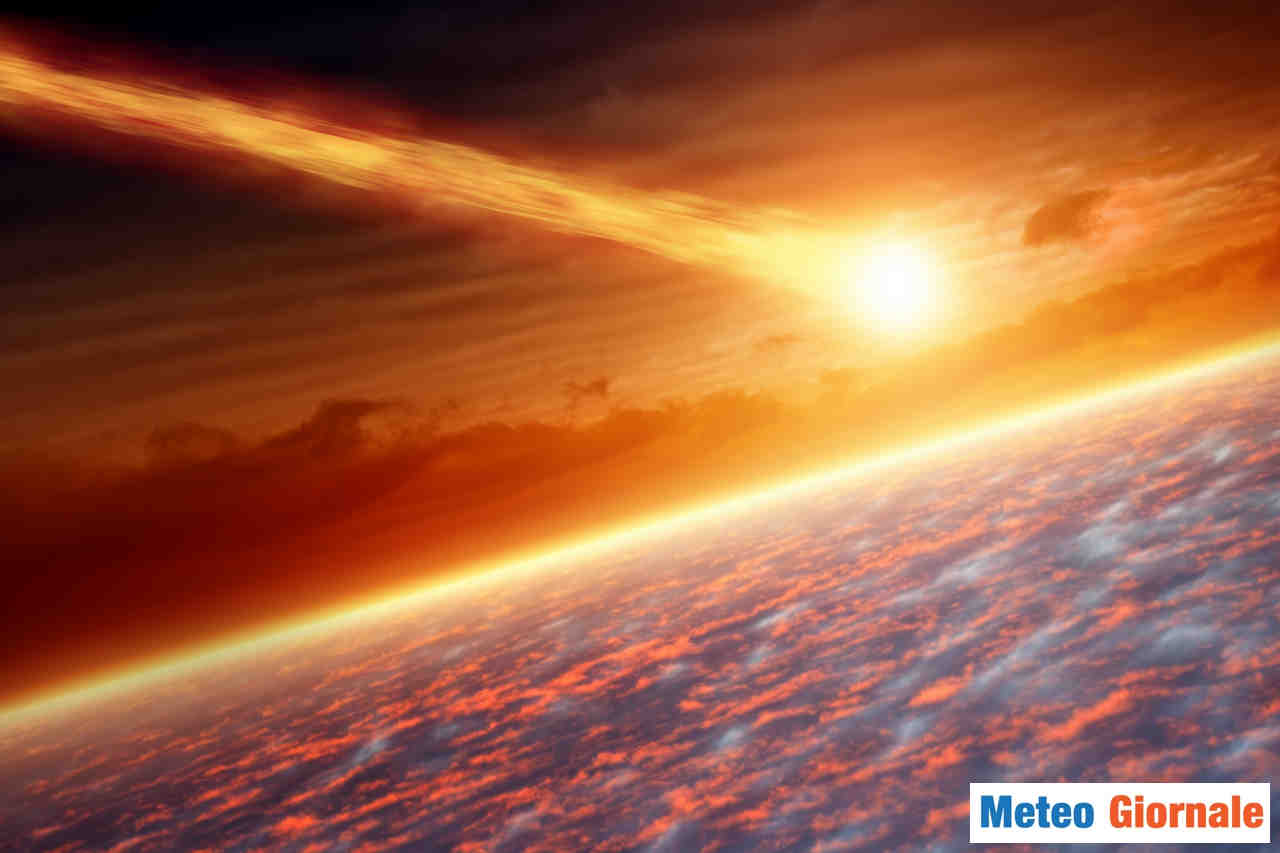 Costa adriatica, deflagra frammento di  Cometa