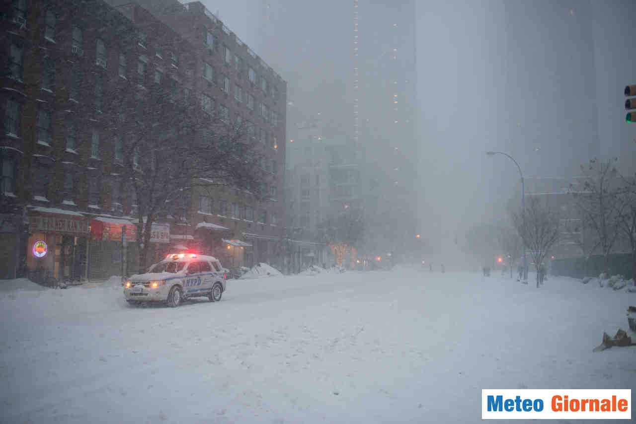 Tempesta di neve su New York, nell’entroterra sino a 1 metro