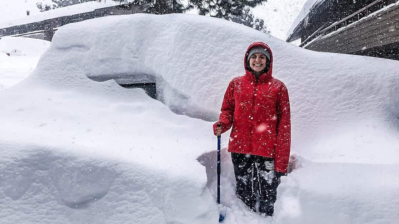 California, patria del clima mite? Folli tempeste di Neve. Video