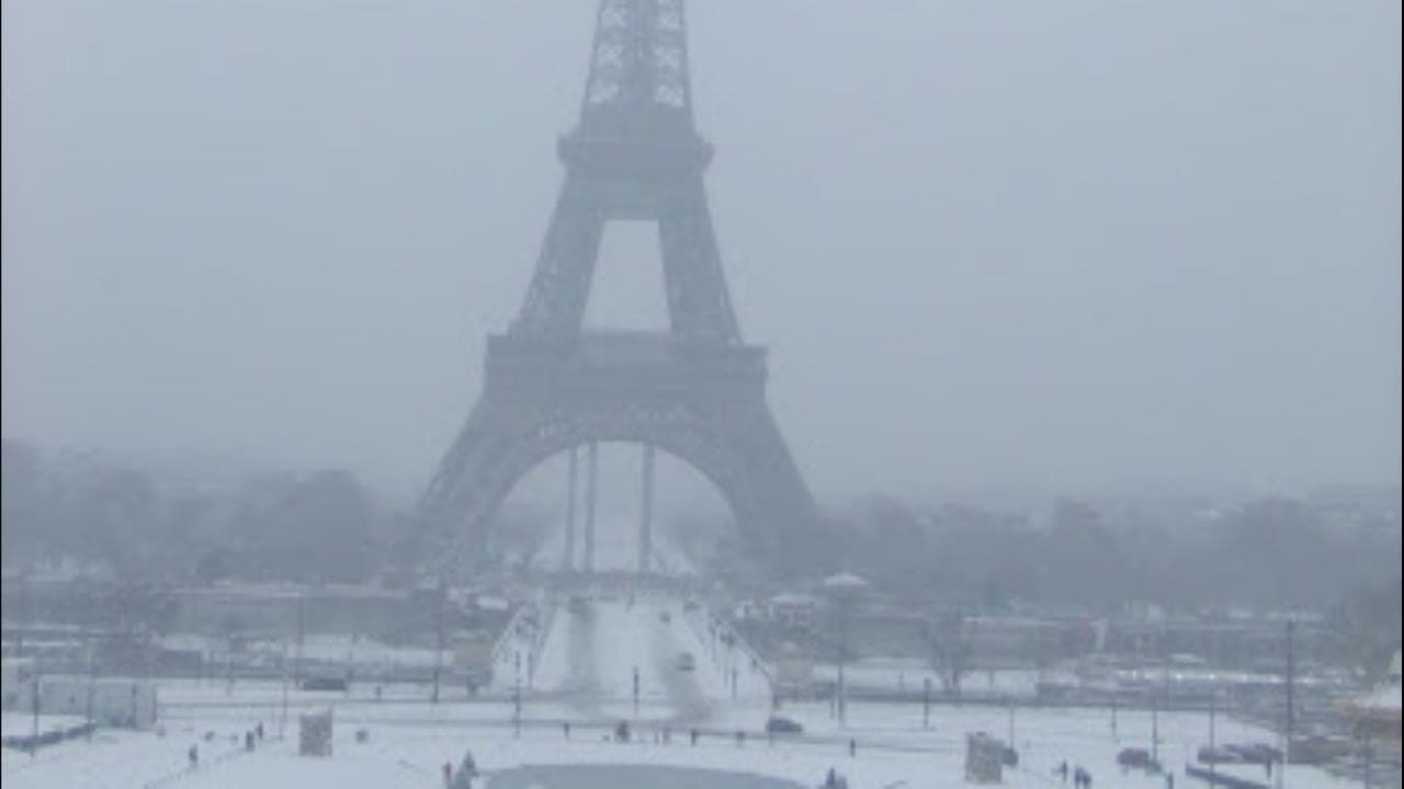 Neve a Parigi in gran parte della Francia. Video Meteo