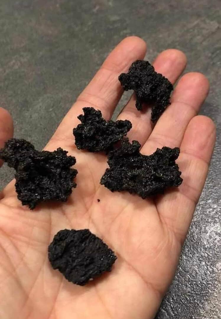 Boati e pioggia di pietre si abbatte su Catania. Il vulcano fa paura. Video