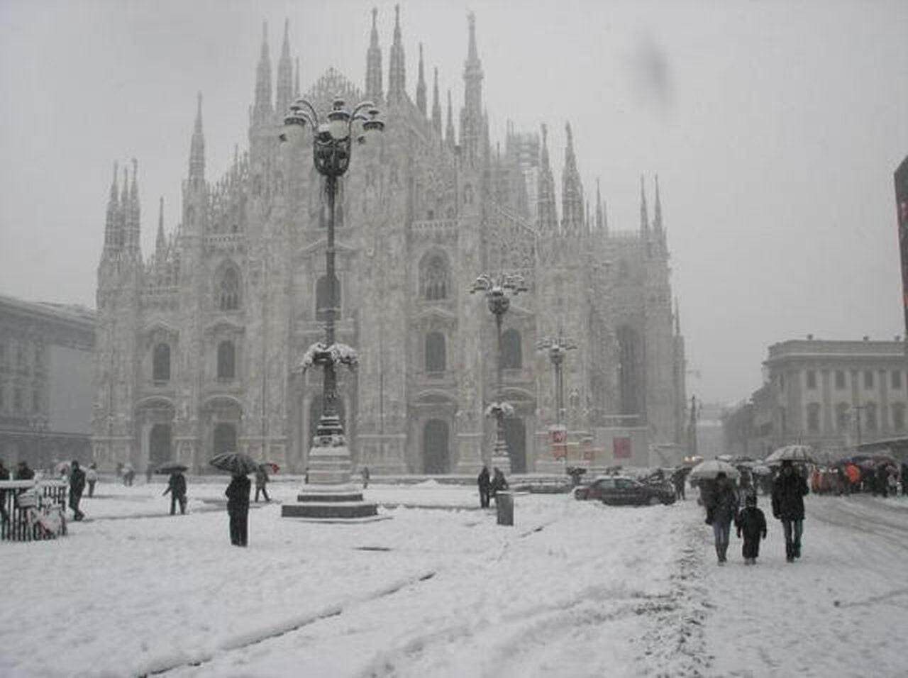 La NEVE storica di Aprile fin su Milano