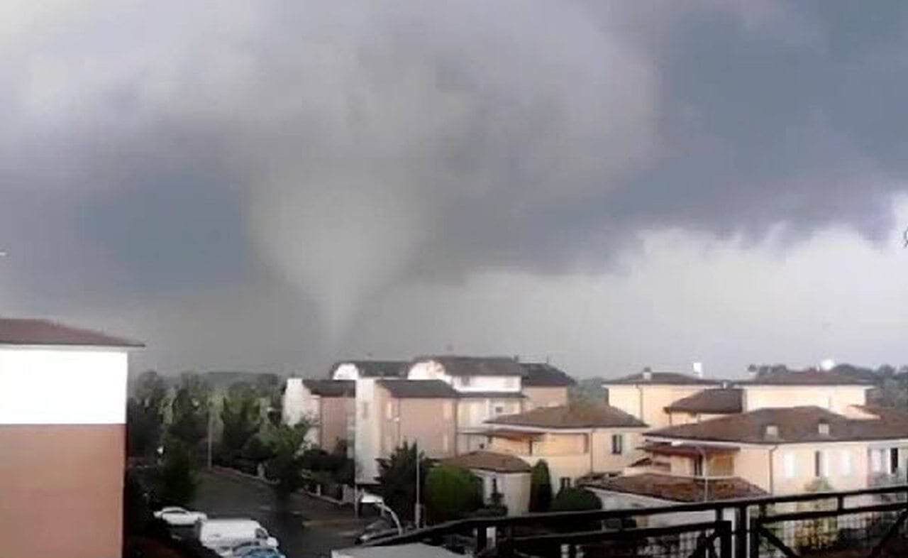 Altra veduta del tornado di fine aprile 2014