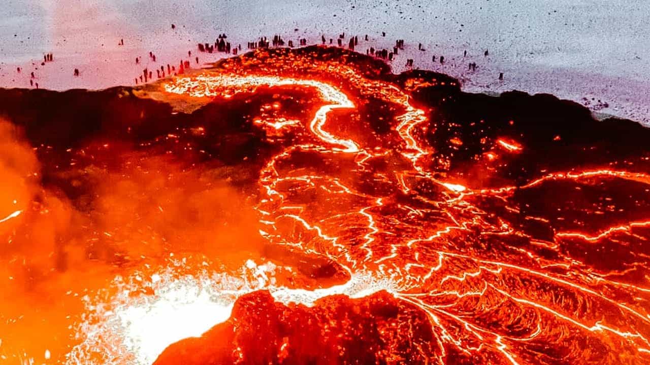 Vulcano Geldingadalur in Islanda. Video eruzione in aumento
