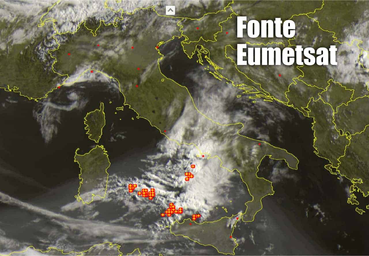 TEMPORALI in atto sul Tirreno meridionale: meteo live