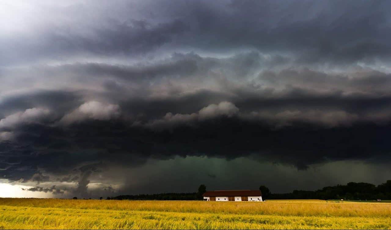 Meteo prossime ore PEGGIORA: in arrivo TEMPORALI e GRANDINE. Ecco dove