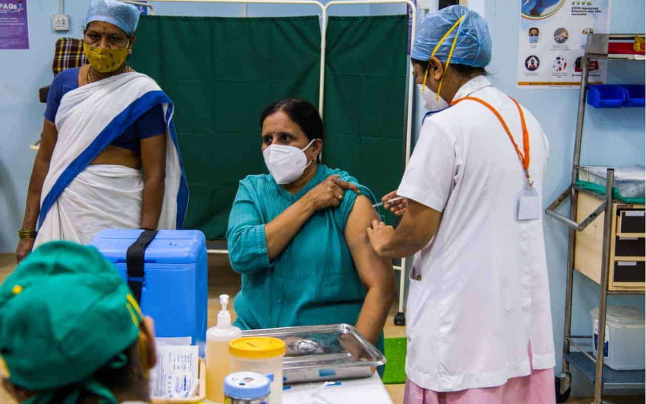 INDIA pochi vaccini, ma è il più grande produttore al Mondo