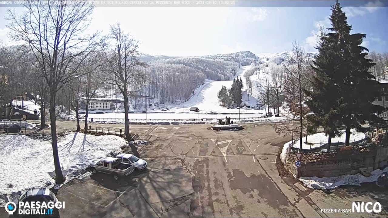 Webcam Live Cerreto Laghi (RE) – veduta Piste da Sci e Piazzale del Lago