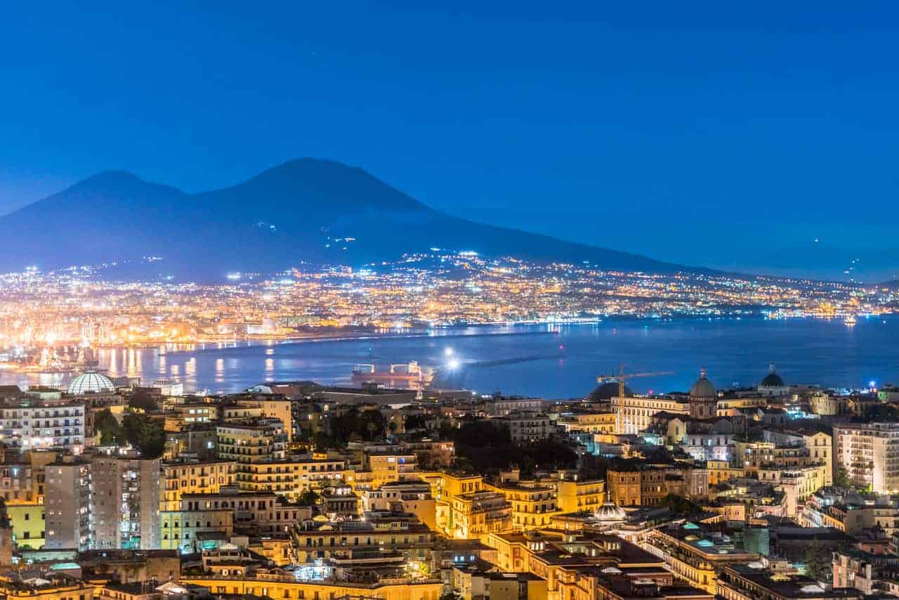 Meteo NAPOLI caldo estivo, qualche temporale