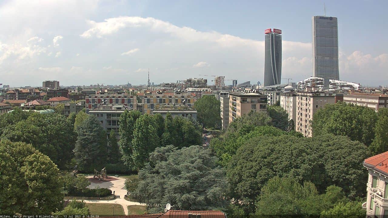 I temporali sulle Alpi occidentali visti da Milano.