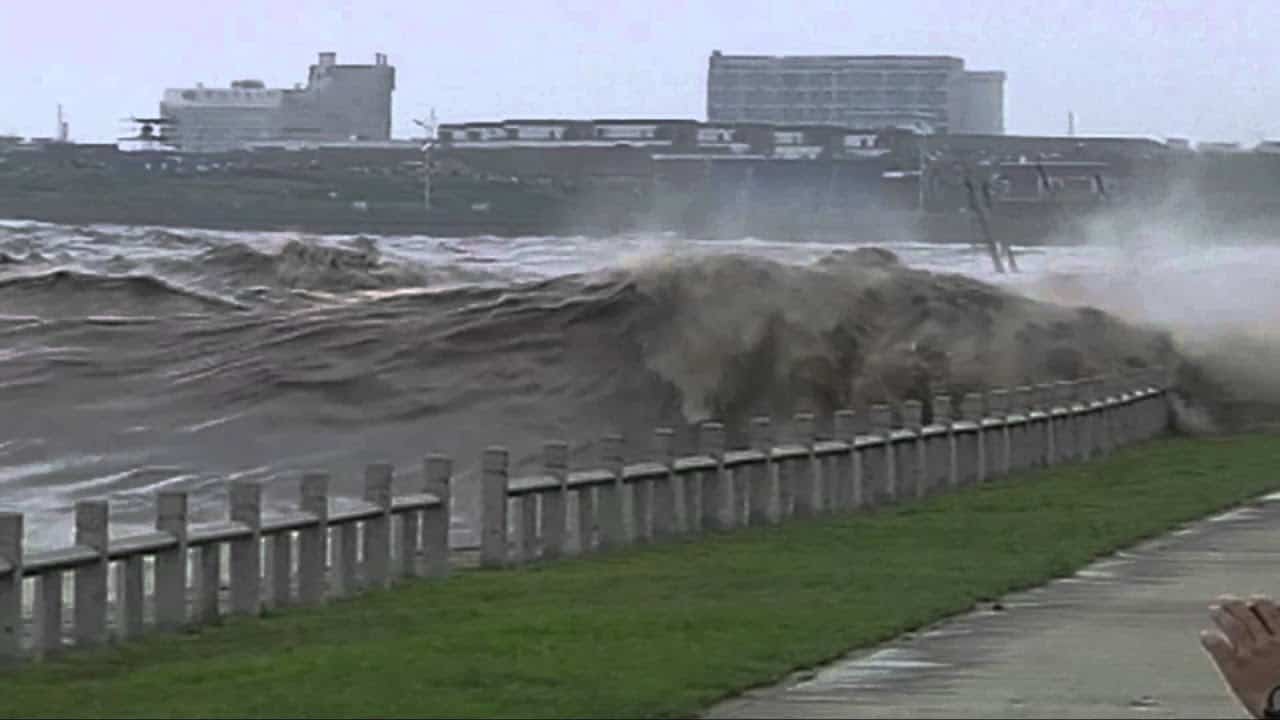 Fiume in Cina, allagato dal mare. Video meteo