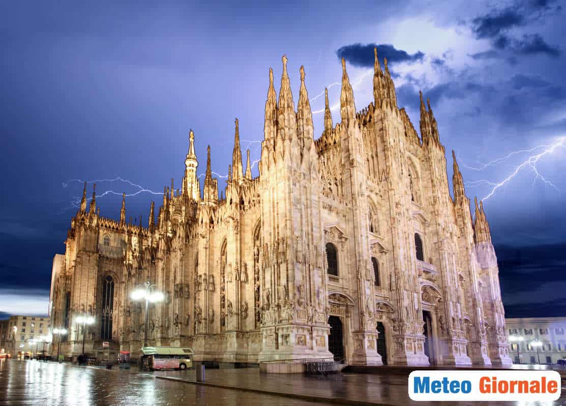 Milano, allerta meteo per rischio forti temporali