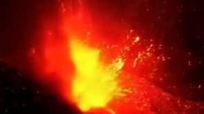 Eccezionale video con il drone sul Vulcano di La Palma nelle Canarie