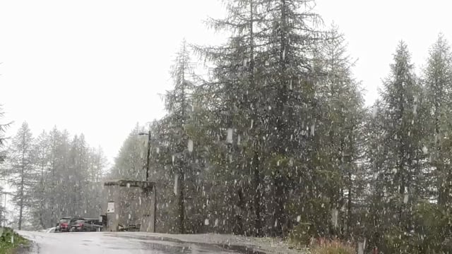 Nevica a Cervinia, video meteo dalla Valle d’Aosta