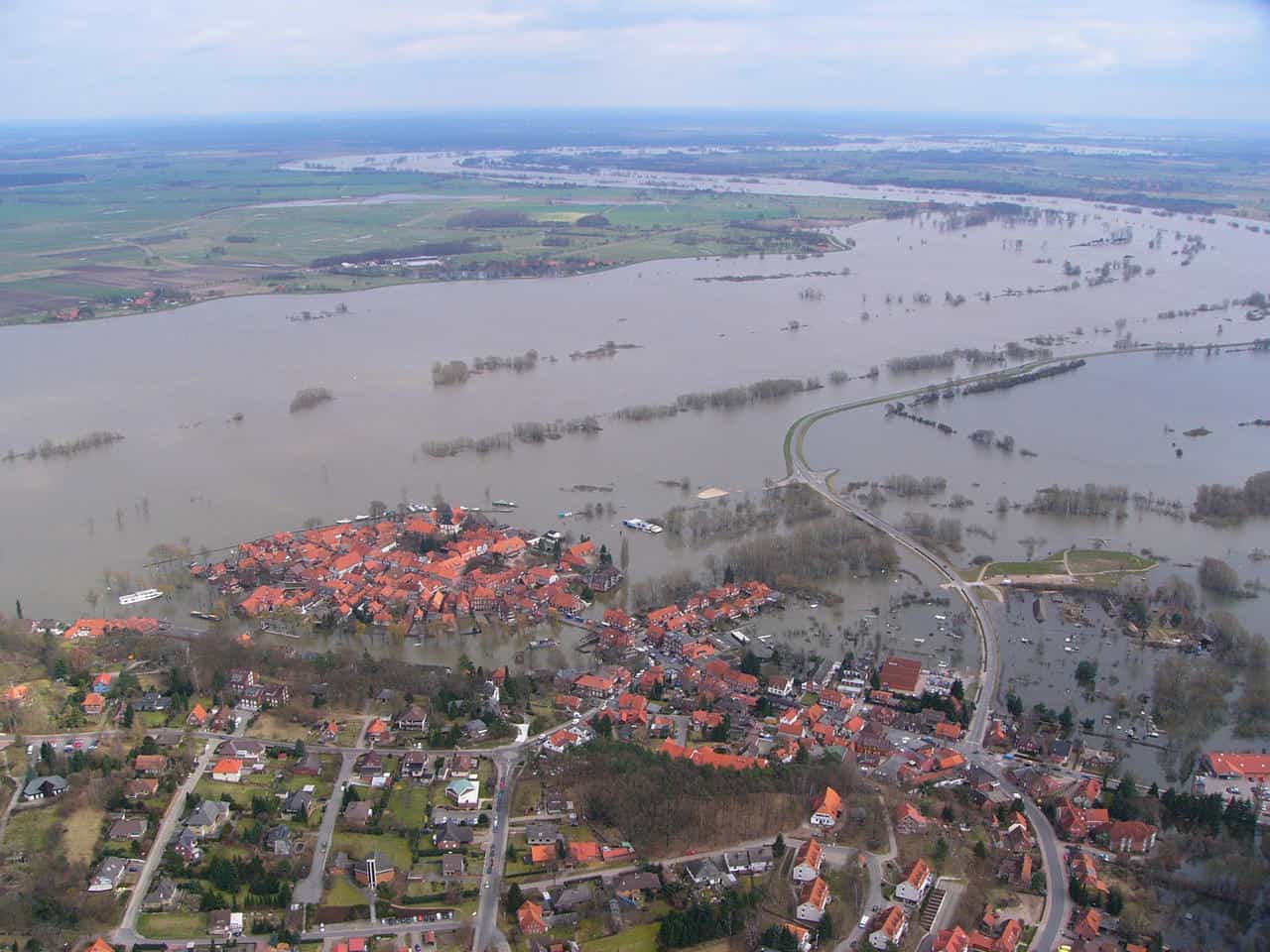 Meteo fuori dagli schemi nel Mondo: è STORIA, piogge mai così intense negli Stati Uniti