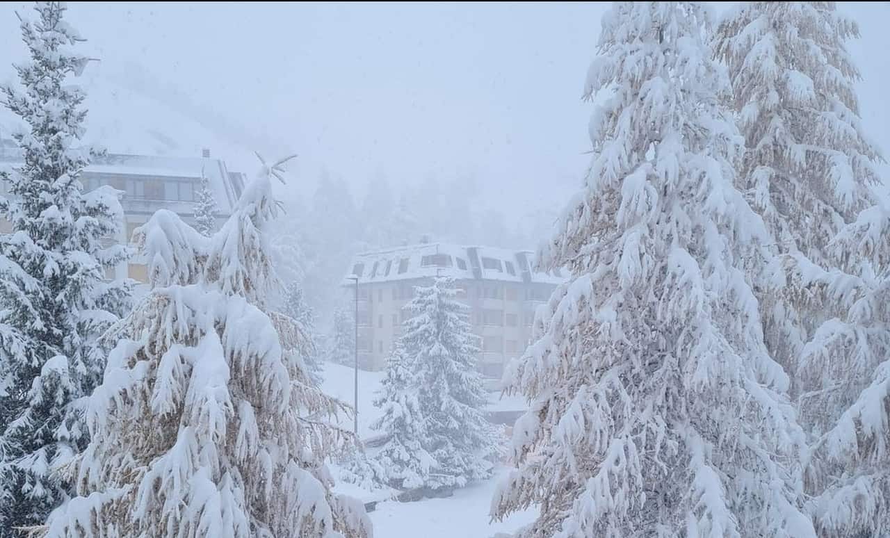 Bellissimo panorama invernale ammantato su Sestriere