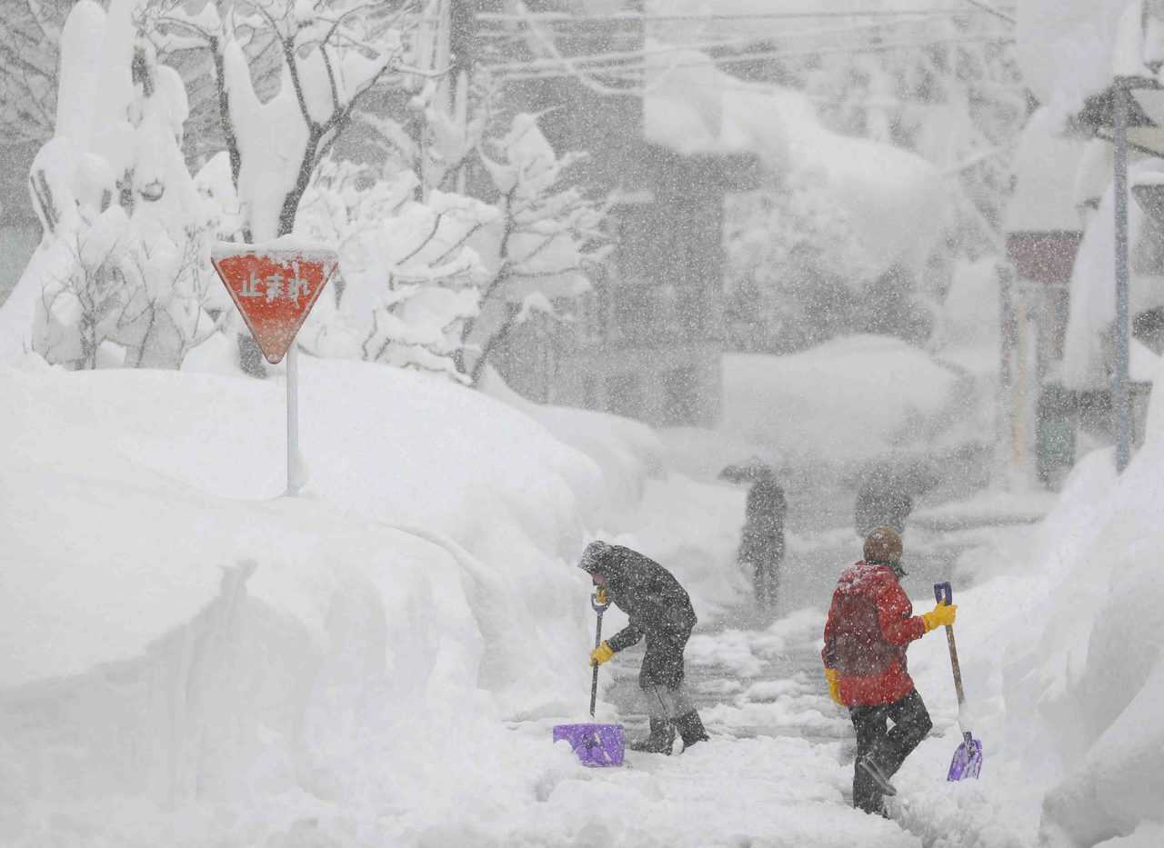 Japan Historical Heavy Snowfall 011 scaled