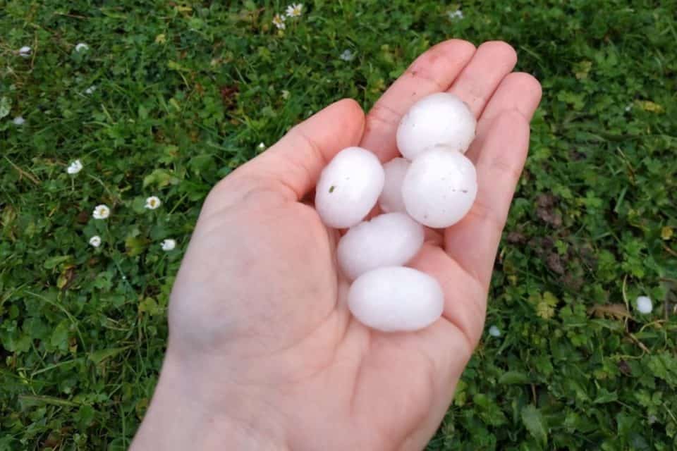 Grandine gigante nel nord della Francia. Meteo estremo