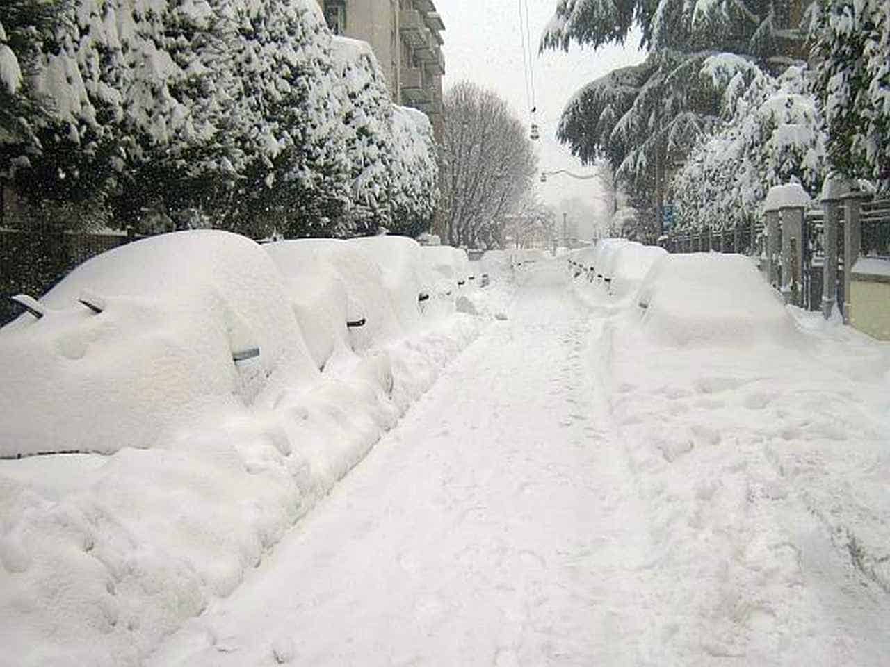 Bologna sepolta dalla neve