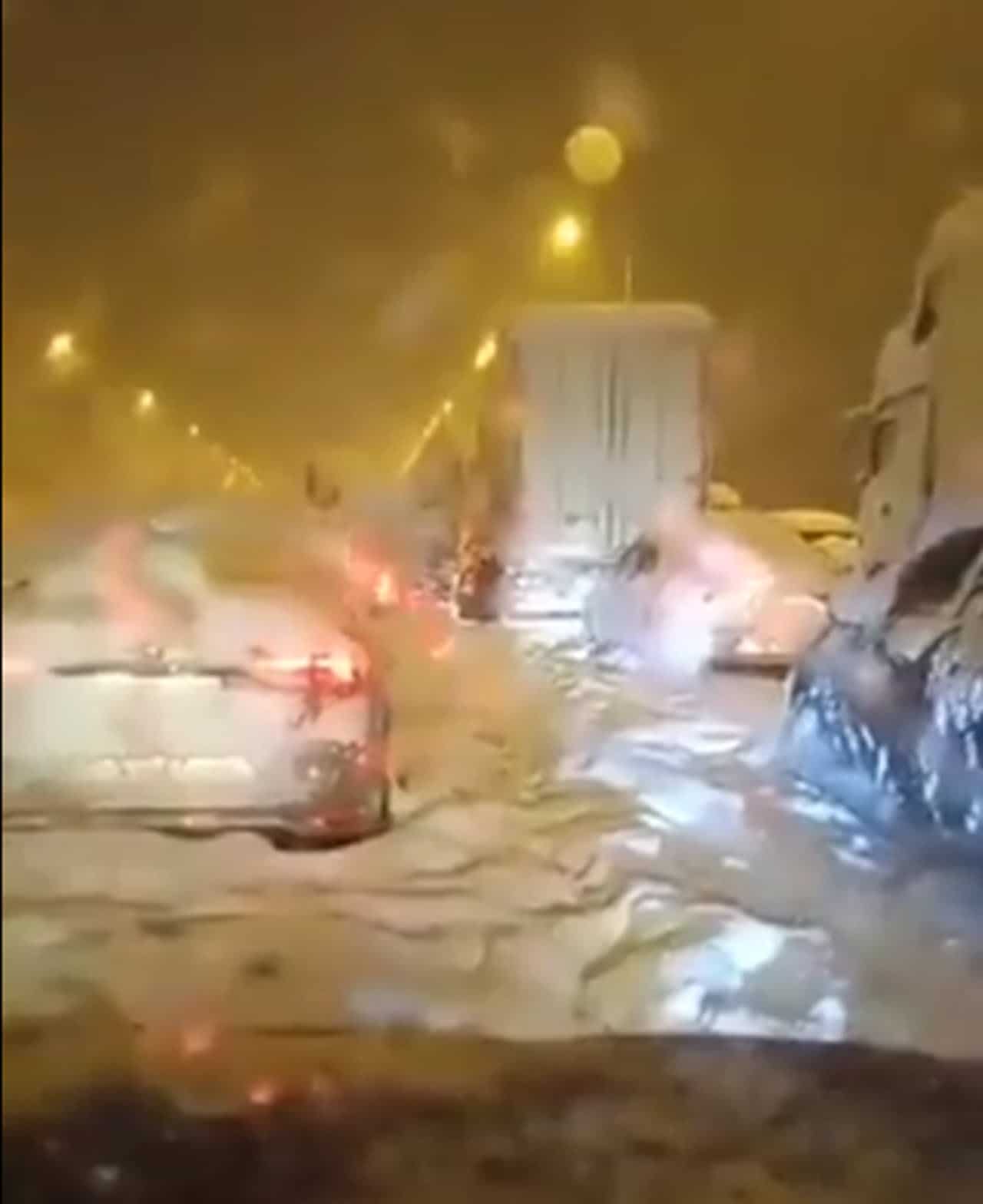Video meteo: Turchia – autostrada Istanbul – Ankara bloccata dalla tempesta di neve