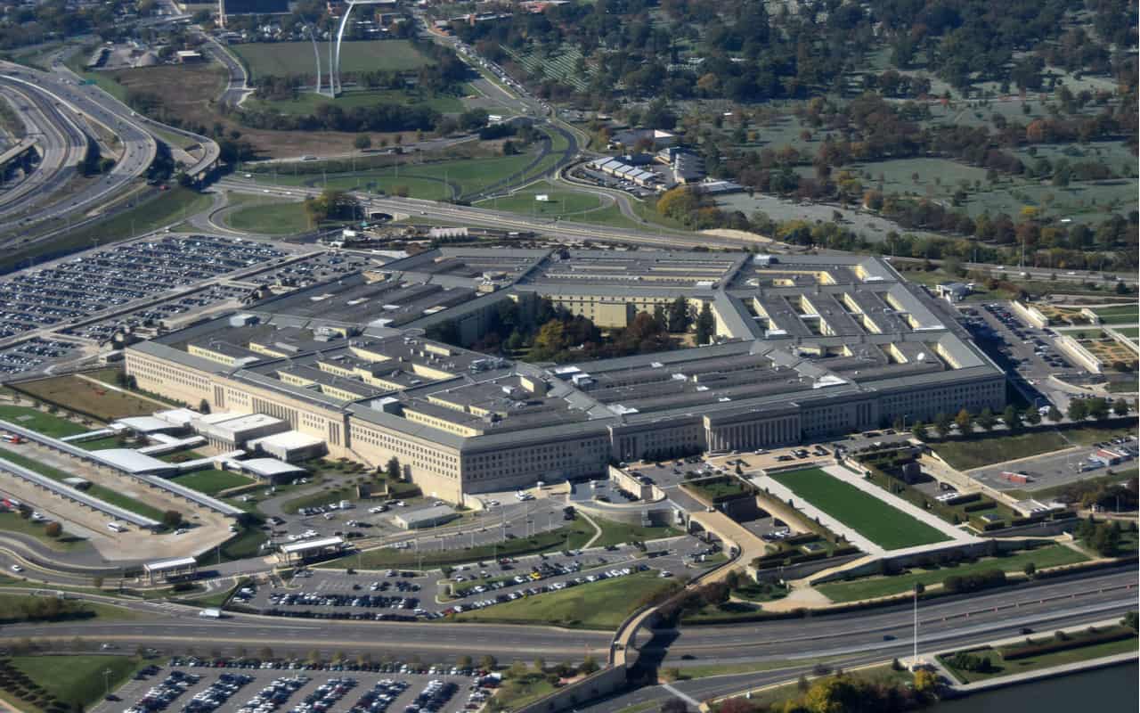Come mai gli USA investono 770 miliardi di dollari per la difesa UFO? Il Pentagono istituirà nuova agenzia