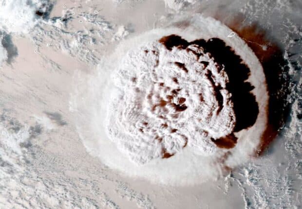 La nube esplosiva del vulcano Tonga aveva toccato i 60 km di altezza: la Stratosfera. Influenze sul Vortice Polare