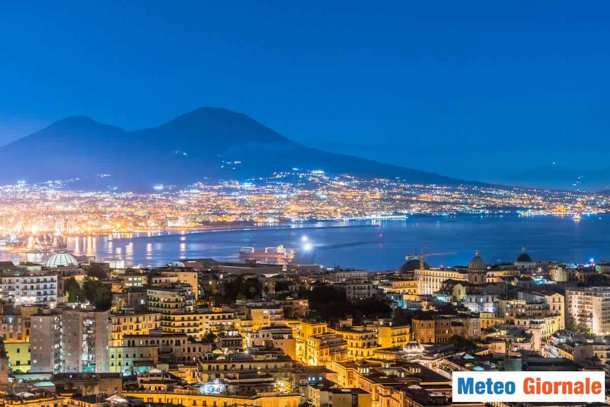 Meteo NAPOLI: calo della temperatura, qualche fiocco di neve sulla collina napoletana